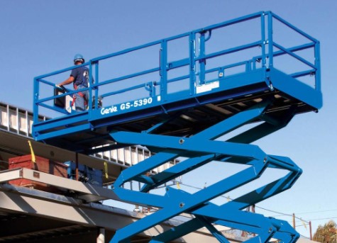 Genie GS5390RT– 17.95M Gas Scissor Lift