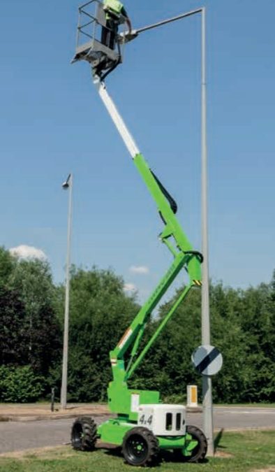 Niftylift HR12 4×4- 12.2M Articulating Diesel Boom